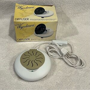 Wyndmere Naturals Electric Aromatherapy Diffuser